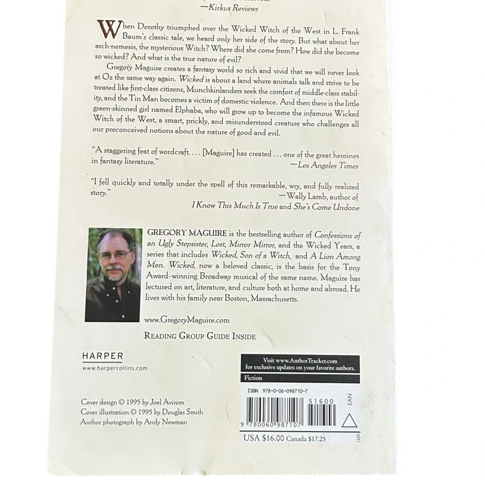 Wicked Book by Gregory Maguire Paperback